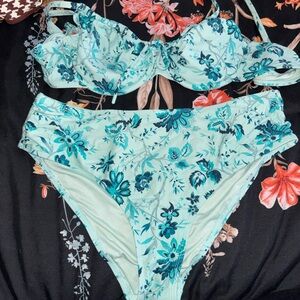 Cupshe Floral Bikini Set in Mint and Teal